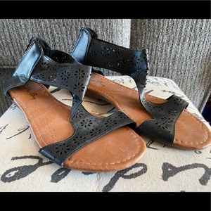 Women’s sandals